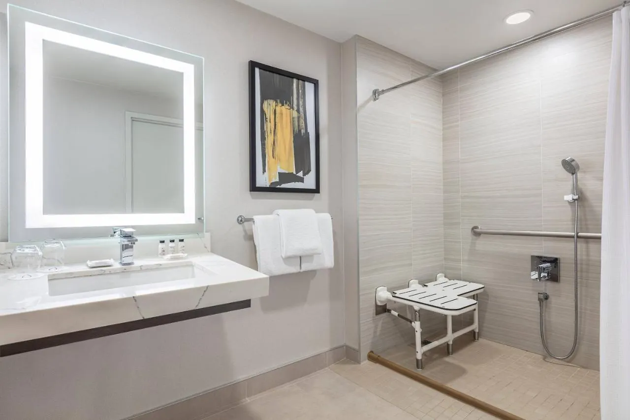 Delta Hotels By Marriott Vancouver Downtown Suites