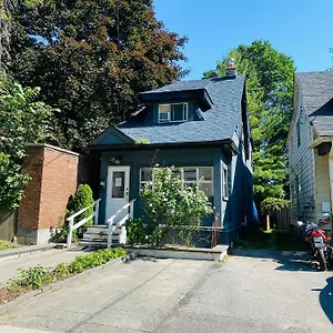 https://garden-suite-i-space-share-a-room-east-york-canada.hotelstorontoontario.org