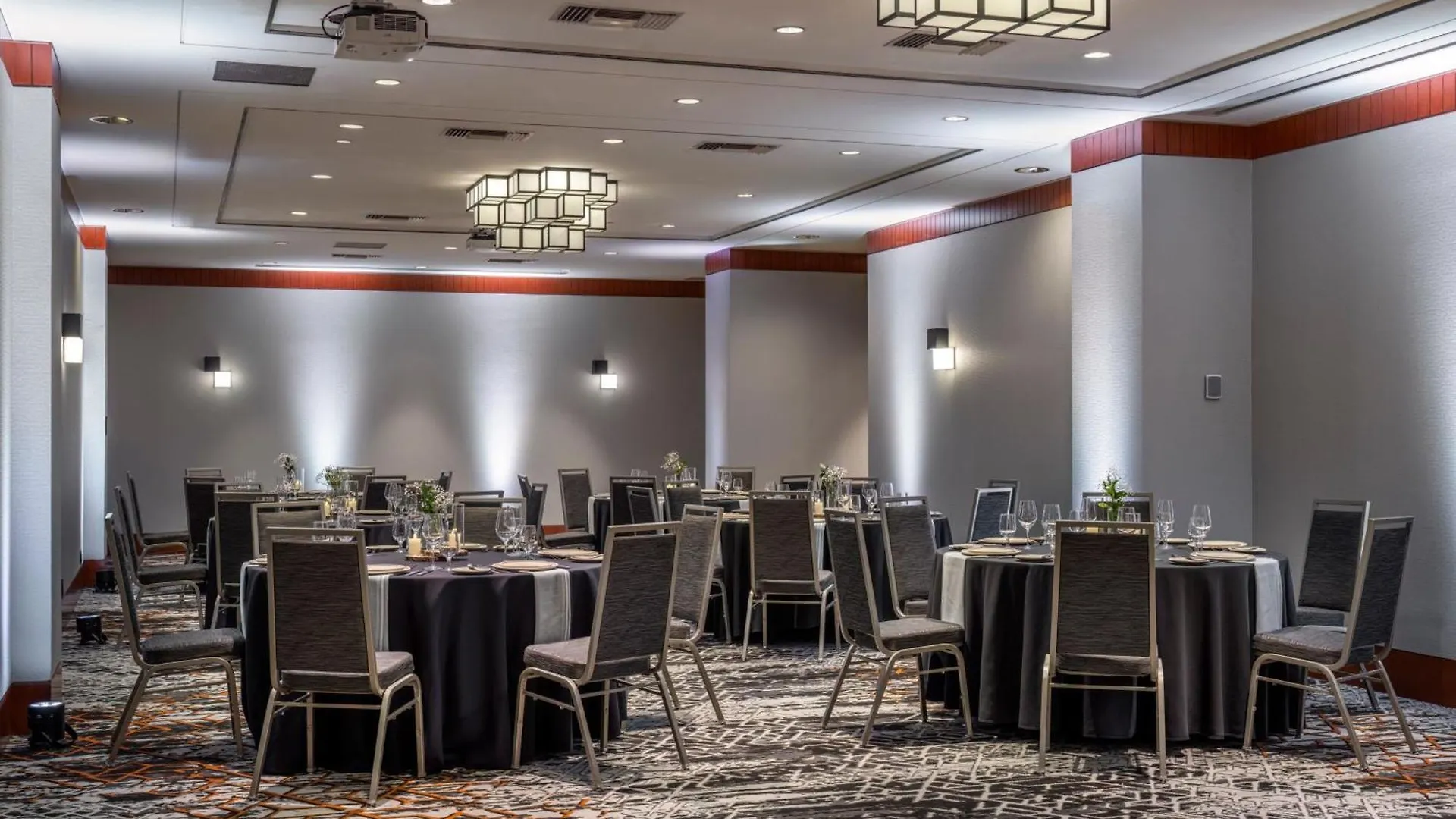 Delta Hotels By Marriott Vancouver Downtown Suites 4*,